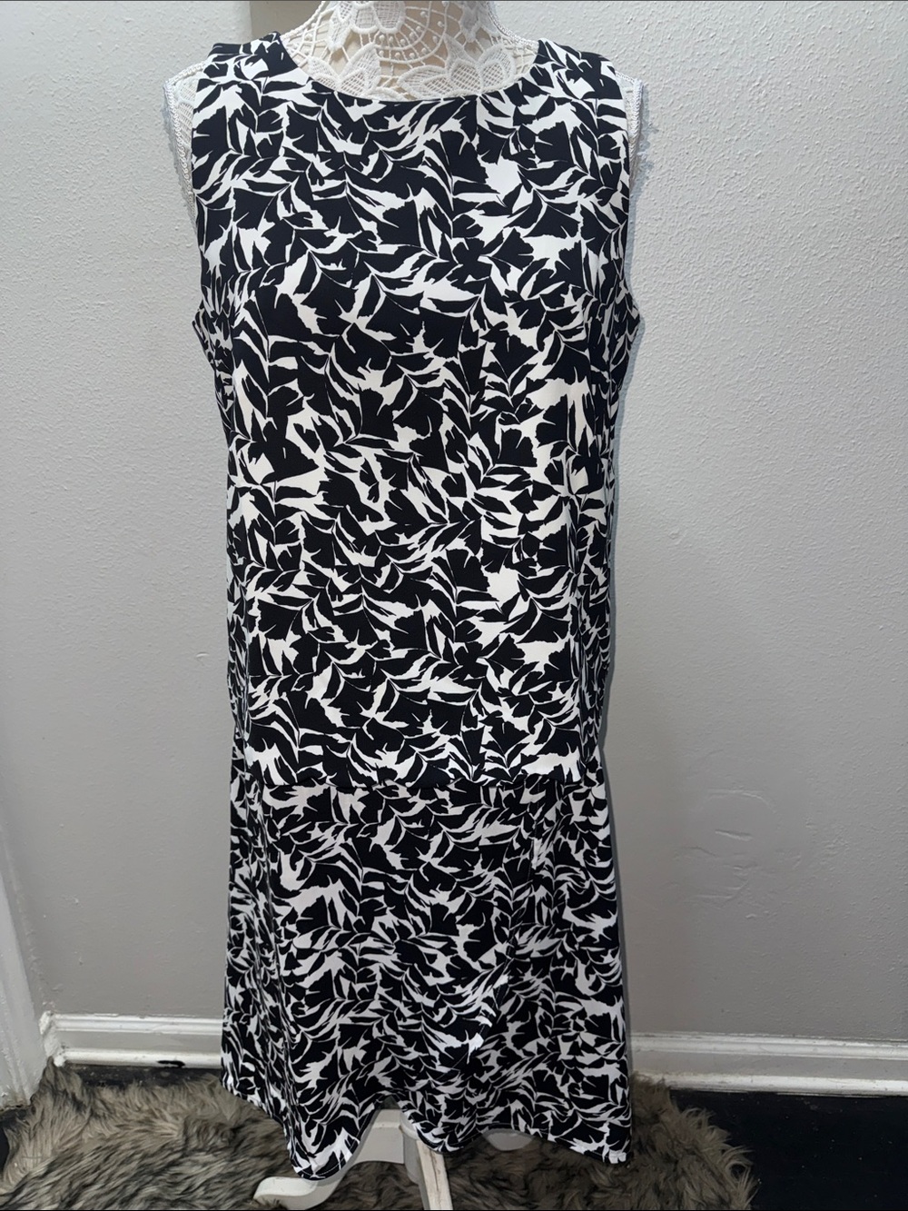 J. Crew Black & White Sleeveless Leaf-Print Midi Dress